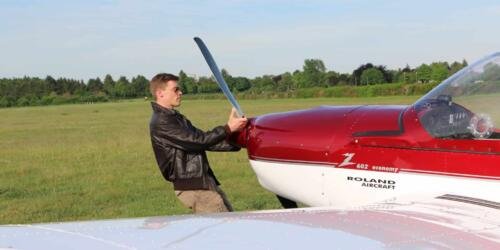 MEDU am Flugplatz Bonn-Hangelar von Hand vorziehen