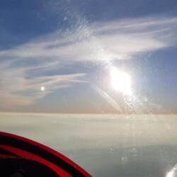 D-MEDU über der Nebeldecke