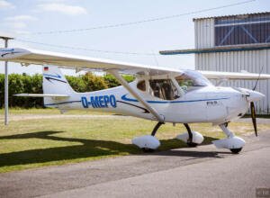 Portrait der D-MEPO am Flugplatz Bonn-Hangelar